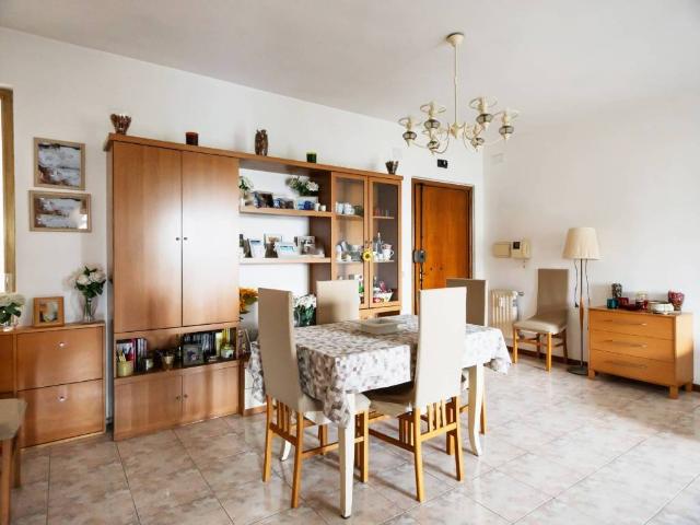 Appartamento in vendita a Torrino, Roma