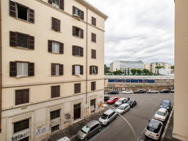 Appartamento in vendita a Municipio Roma VIII, Roma Capitale