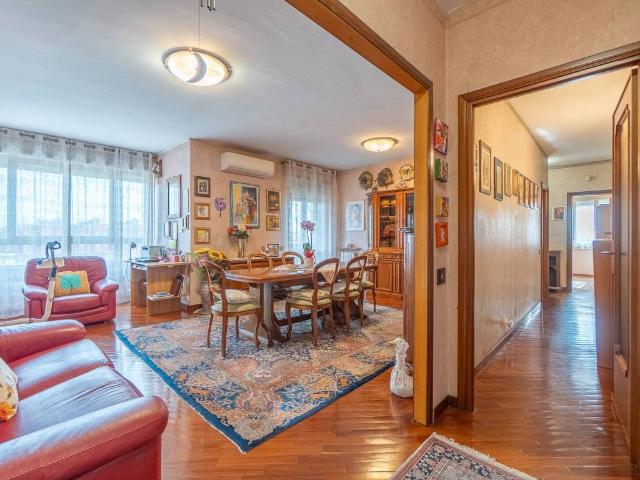 Appartamento in vendita a Spinaceto, Roma Capitale