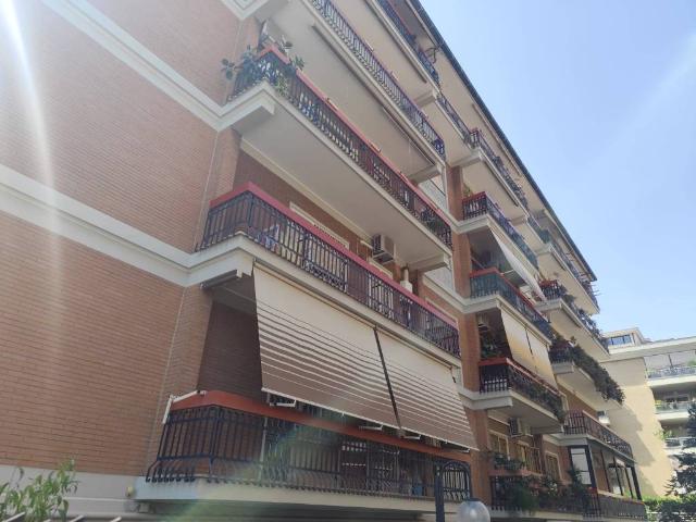 Appartamento in vendita a Municipio Roma VII, Roma Capitale