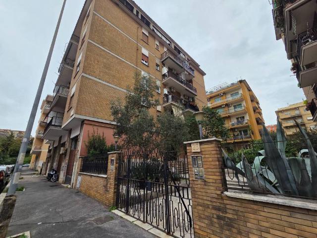 Appartamento in vendita a Municipio Roma XI, Roma Capitale