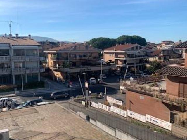 Appartamento in vendita a Pantano Borghese, Roma