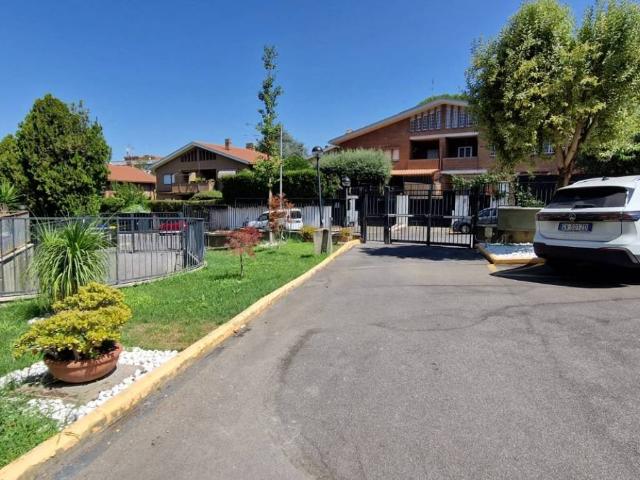 Appartamento in vendita a Torrino, Roma