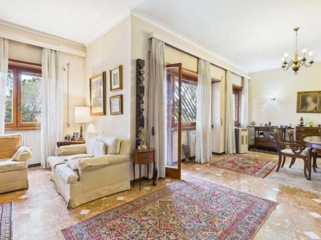 Appartamento in vendita a Mostacciano, Roma Capitale