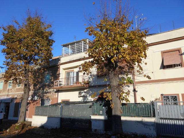 Appartamento in vendita a Municipio Roma X, Roma Capitale