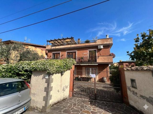 Appartamento in vendita a Giardini di Corcolle, Roma Capitale