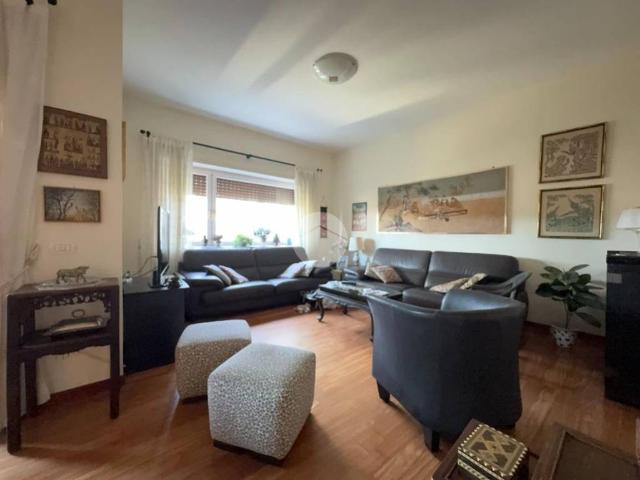 Appartamento in vendita a Mostacciano, Roma Capitale