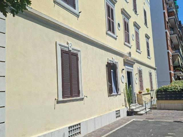 Appartamento in vendita a Municipio Roma VII, Roma Capitale