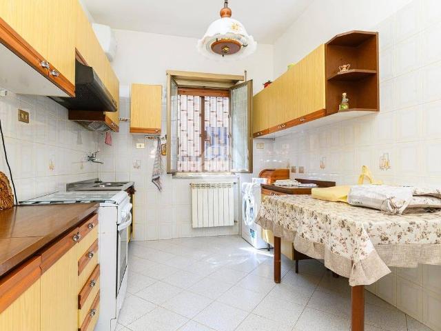 Appartamento in vendita a Municipio Roma XI, Roma Capitale