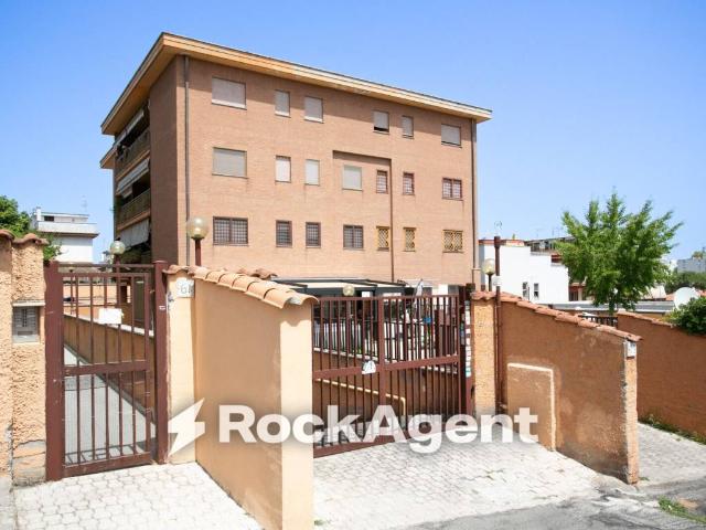Appartamento in vendita a Torrenova, Roma Capitale