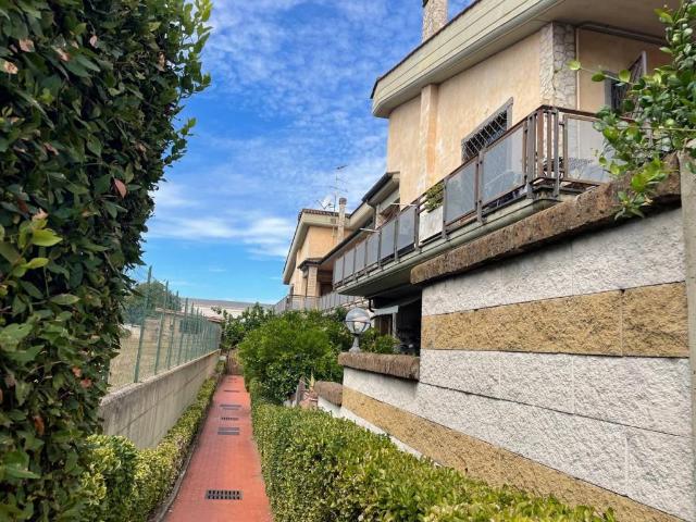 Appartamento in vendita a Castel di Decima, Roma