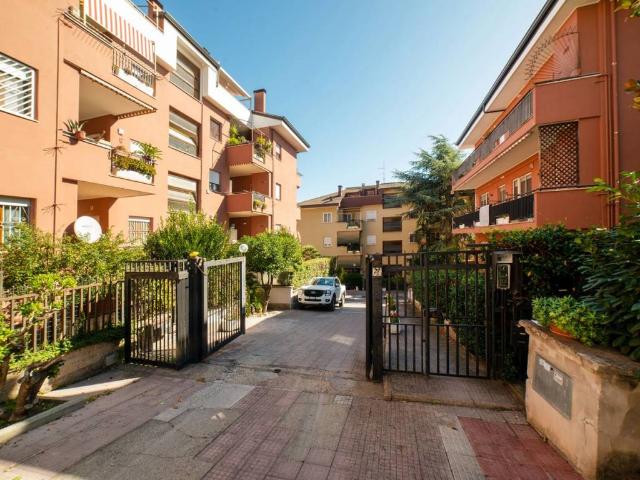 Appartamento in vendita a Mostacciano, Roma Capitale