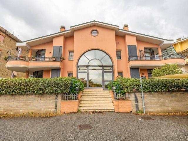 Appartamento in vendita a Finocchio, Roma Capitale