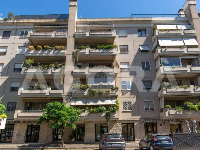 Appartamento in vendita a Torrino, Roma