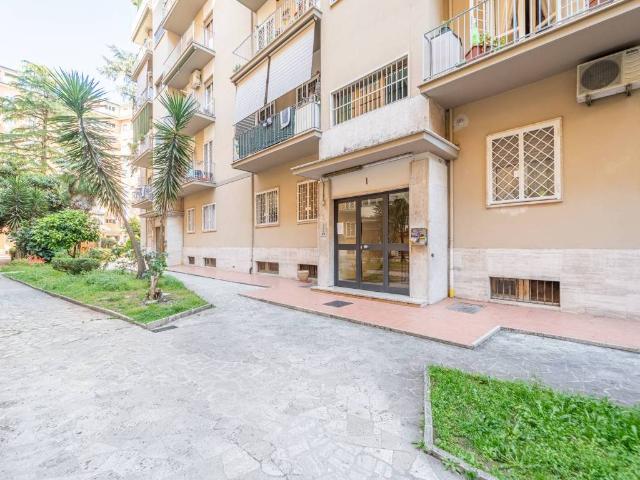Appartamento in vendita a Municipio Roma VII, Roma Capitale