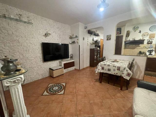 Appartamento in vendita a Municipio Roma X, Roma Capitale