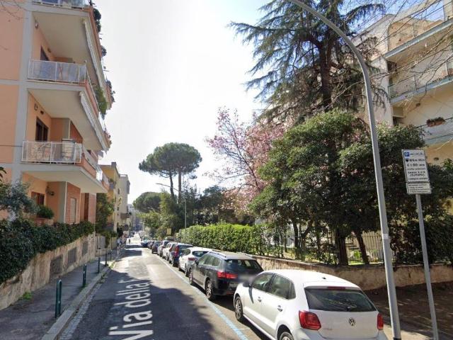 Appartamento in vendita a Municipio Roma IX, Roma Capitale