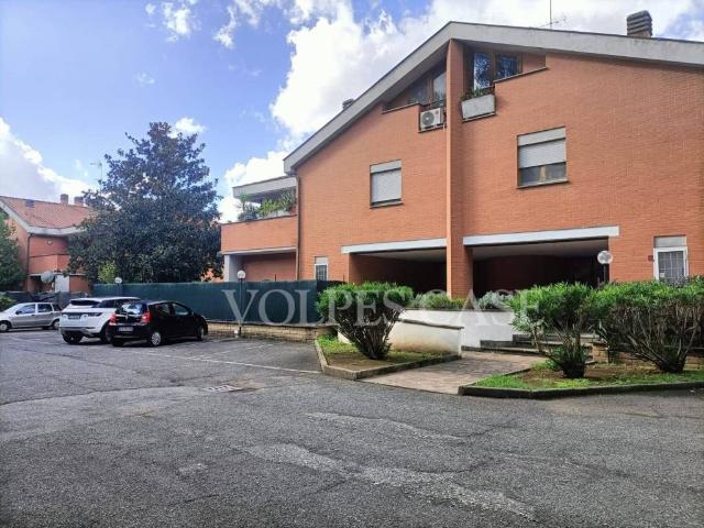 Appartamento in vendita a Casale Prima Porta, Roma Capitale
