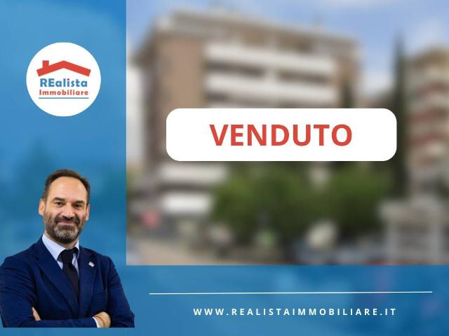 Appartamento in vendita a Municipio Roma VIII, Roma Capitale
