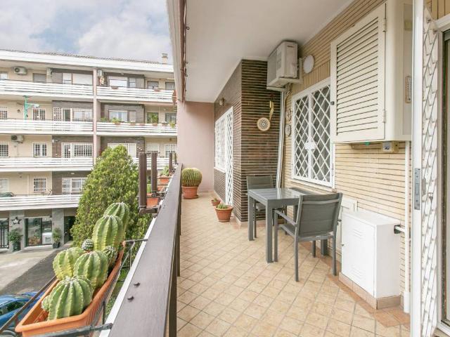 Appartamento in vendita a Mostacciano, Roma Capitale