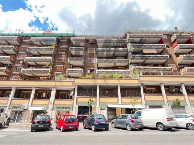 Appartamento in vendita a Municipio Roma VIII, Roma Capitale