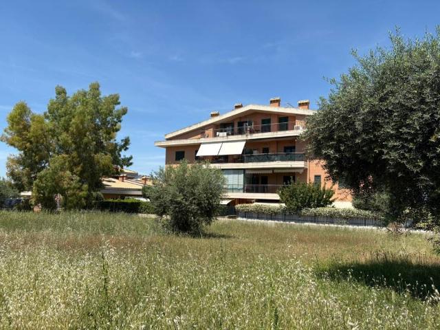 Appartamento in vendita a Centroni, Roma Capitale