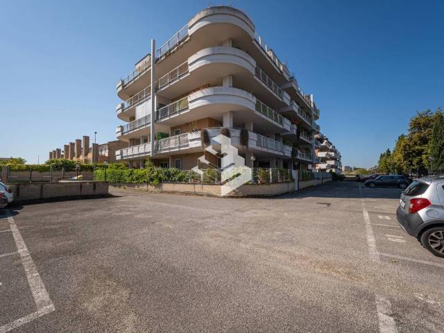 Appartamento in vendita a Mostacciano, Roma Capitale