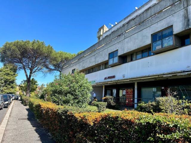 Appartamento in vendita a Spinaceto, Roma Capitale