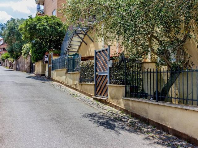 Appartamento in vendita a Municipio Roma XV, Roma Capitale