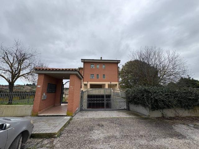 Appartamento in vendita a Pantan Monastero, Roma Capitale