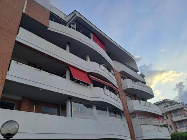 Appartamento in vendita a Municipio Roma IX, Roma Capitale