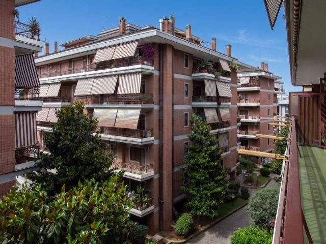 Appartamento in vendita a Municipio Roma VIII, Roma Capitale