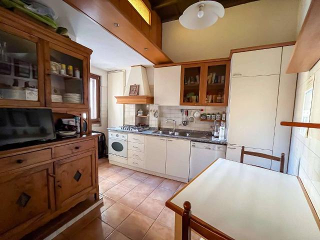 Appartamento in vendita a Regola, Roma