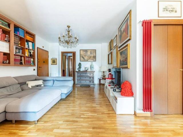 Appartamento in vendita a Municipio Roma IX, Roma Capitale