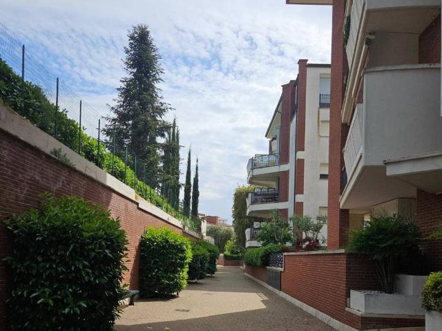 Appartamento in vendita a Pantan Monastero, Roma Capitale
