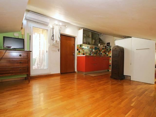 Appartamento in vendita a Municipio Roma X, Roma Capitale