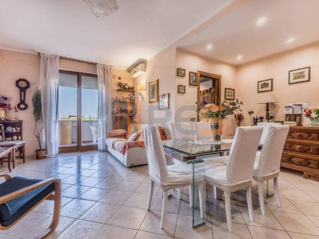 Appartamento in vendita a Osteria del Curato, Roma Capitale