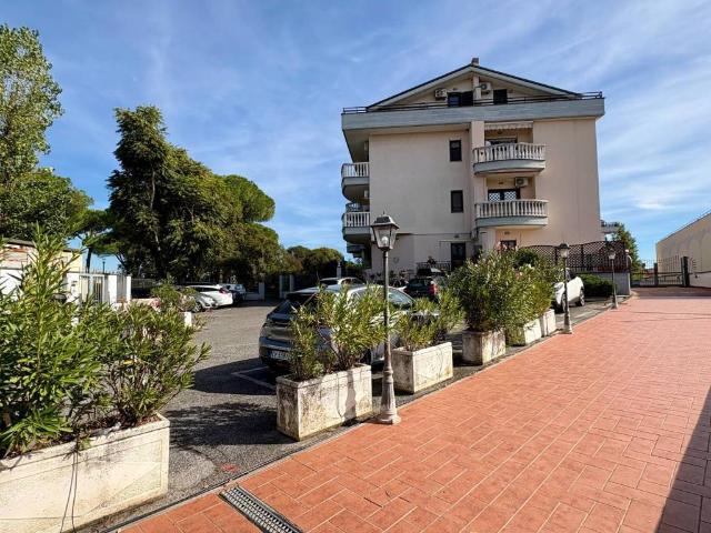 Appartamento in vendita a Romanina, Roma
