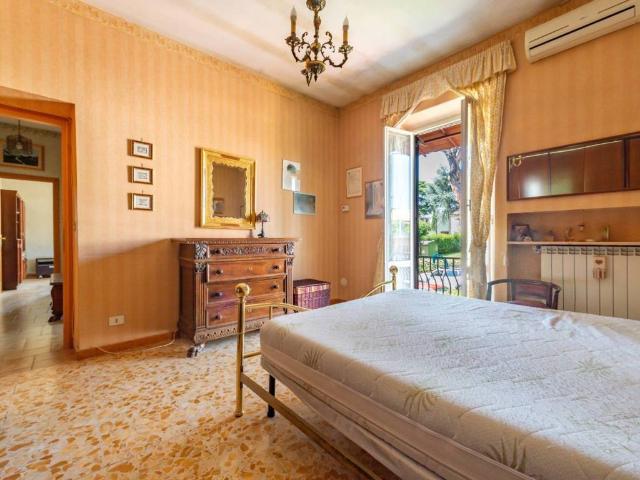 Appartamento in vendita a Osteria del Curato, Roma Capitale