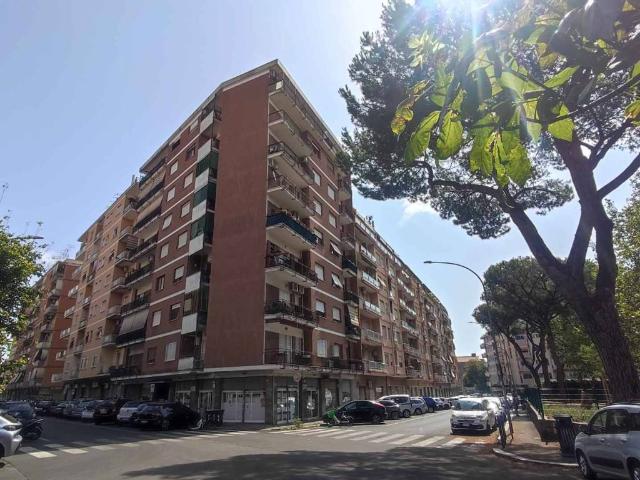 Appartamento in vendita a Municipio Roma V, Roma Capitale