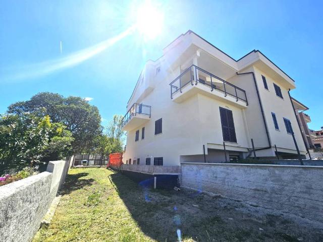 Appartamento in vendita a Colle Monfortani, Roma Capitale