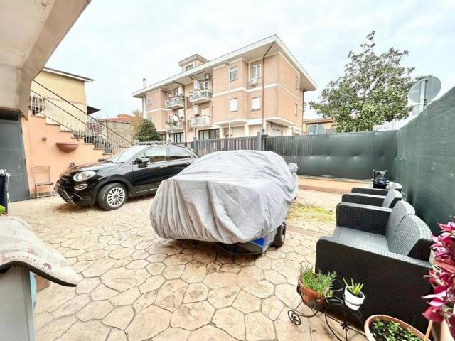 Appartamento in vendita a Falcognana, Roma Capitale