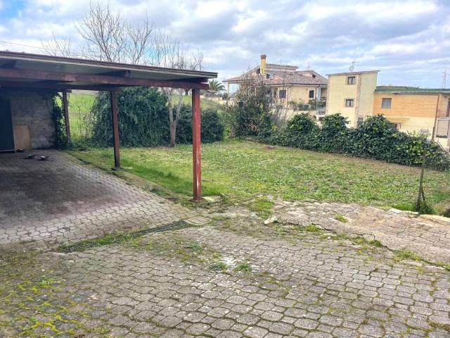 Villa Indipendente in vendita a Monte Migliore, Roma Capitale