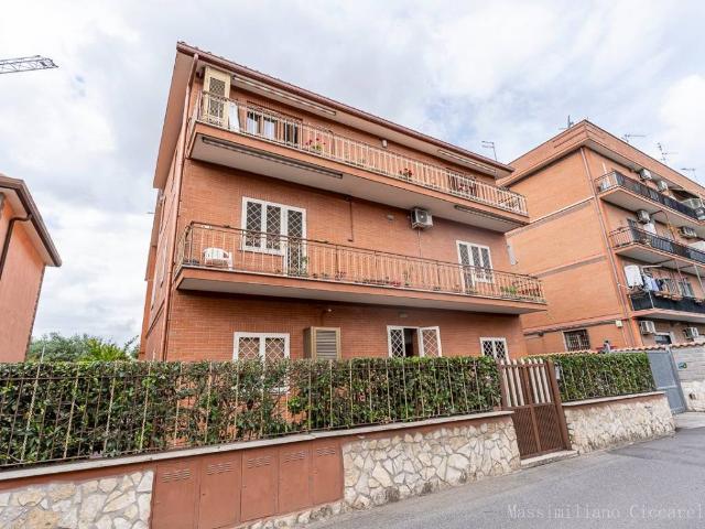 Appartamento in vendita a Osteria del Curato, Roma Capitale