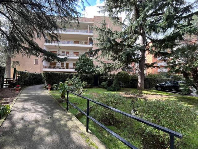 Appartamento in vendita a Mostacciano, Roma Capitale