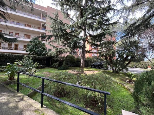 Appartamento in vendita a Mostacciano, Roma Capitale