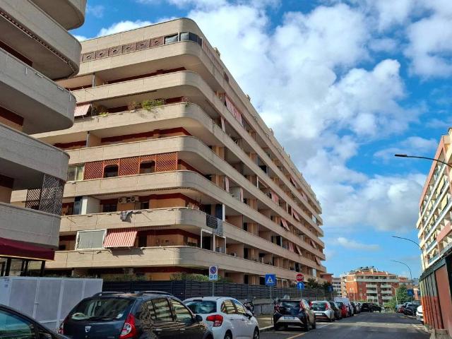 Appartamento in vendita a Municipio Roma IX, Roma Capitale