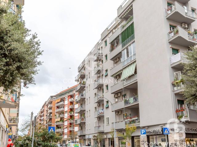 Appartamento in vendita a Municipio Roma VII, Roma Capitale