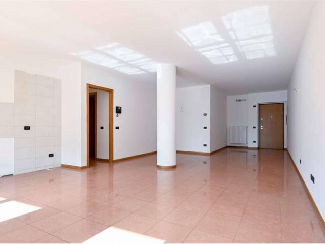 Appartamento in vendita a Romano di Lombardia, Bergamo