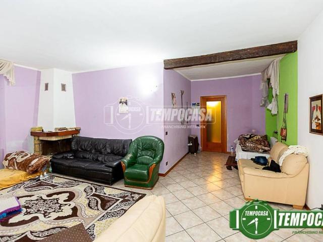 Appartamento in vendita a Romano Di Lombardia, Lombardia